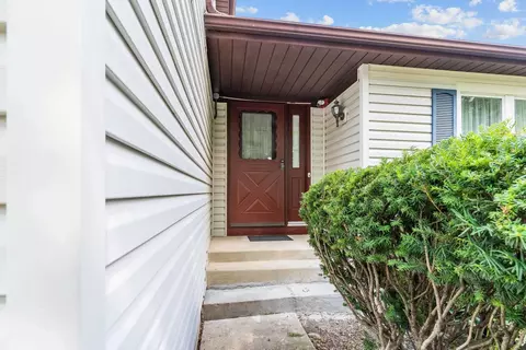 Other - 4575 Mumford Dr, Hoffman Estates, IL 60192 photo 1 of 8
