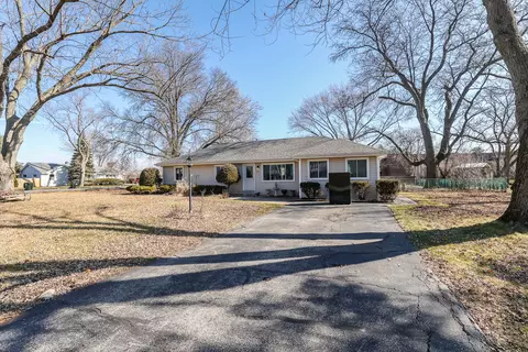 815 N School St, Prospect Heights, IL 60070