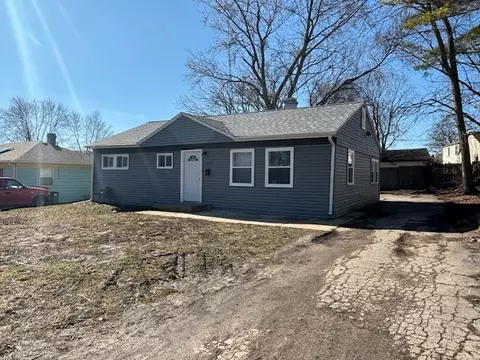 777 Country Club Dr, Kankakee, IL 60901