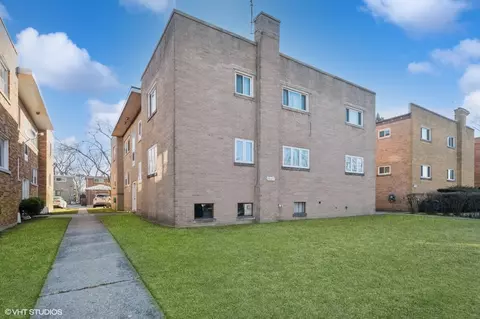 8313 Christiana Ave #1W, Skokie, IL 60076