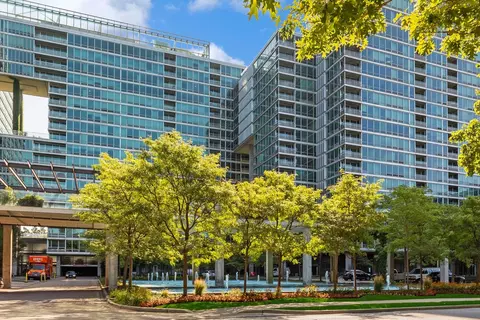 9655 Woods Dr #1502, Skokie, IL 60076