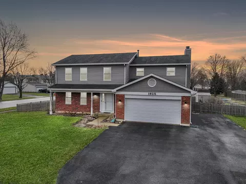 1625 Powder Horn Dr, Algonquin, IL 60102