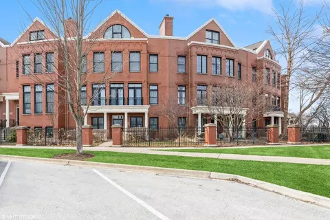 2045 Valor Ct, Glenview, IL 60026
