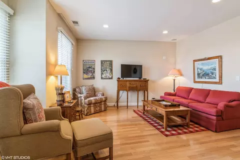 2045 Valor Ct, Glenview, IL 60026 photo 12