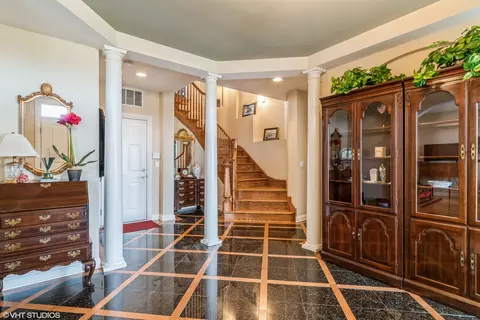2045 Valor Ct, Glenview, IL 60026 photo 2