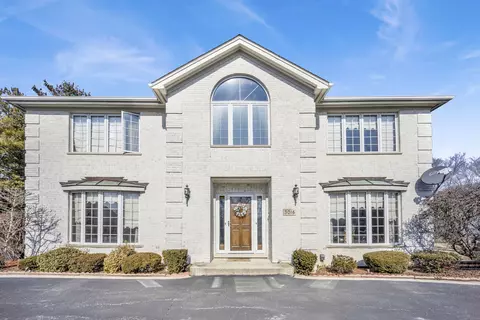 3016 35th St, Oak Brook, IL 60523