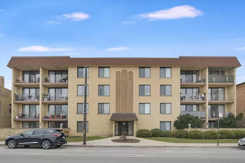 5447 W Lawrence Ave #204, Chicago, IL 60630