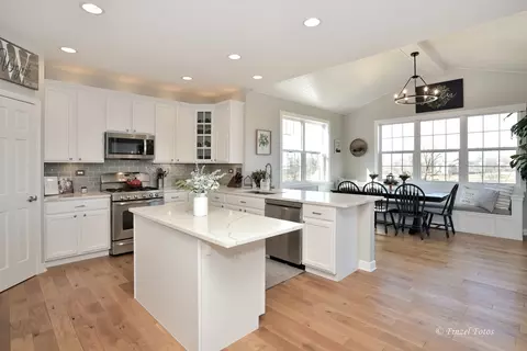 Kitchen - 28038 W Canyon Ct, Lakemoor, IL 60051 photo 1 of 3