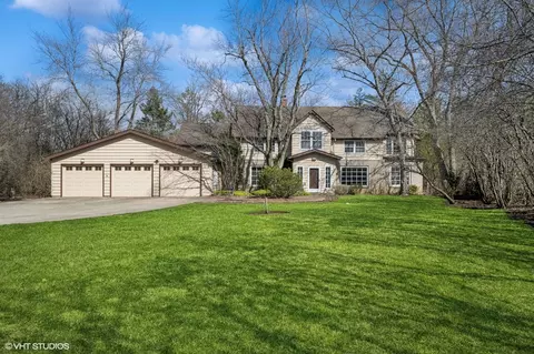591 Clavey Ln, Highland Park, IL 60035