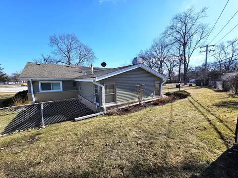 Exterior - 60 Payson St, Hoffman Estates, IL 60169 photo 5 of 5