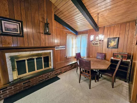 Dining - 60 Payson St, Hoffman Estates, IL 60169 photo 1 of 1