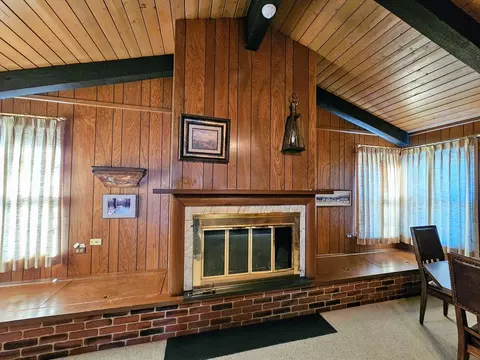 Living - 60 Payson St, Hoffman Estates, IL 60169 photo 3 of 3