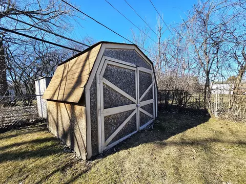 Exterior - 60 Payson St, Hoffman Estates, IL 60169 photo 3 of 5