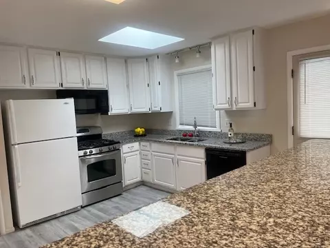 Kitchen - 3045 Central Rd, Glenview, IL 60025 photo 1 of 2