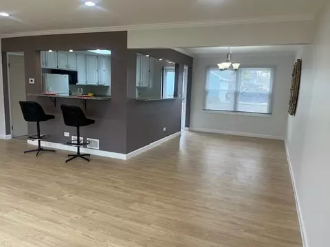 Living - 3045 Central Rd, Glenview, IL 60025 photo 1 of 1