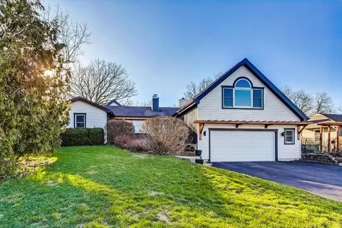 9207 Gardner Rd, Fox River Grove, IL 60021