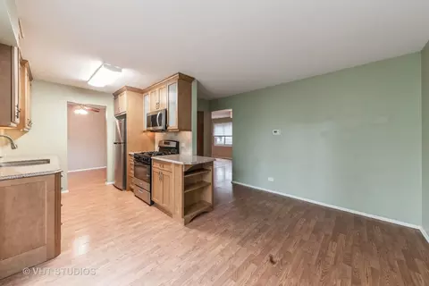 Kitchen - 2549 Yarrow Ln, Rolling Meadows, IL 60008 photo 4 of 4