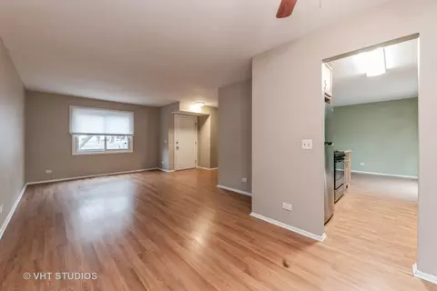 Living - 2549 Yarrow Ln, Rolling Meadows, IL 60008 photo 2 of 2