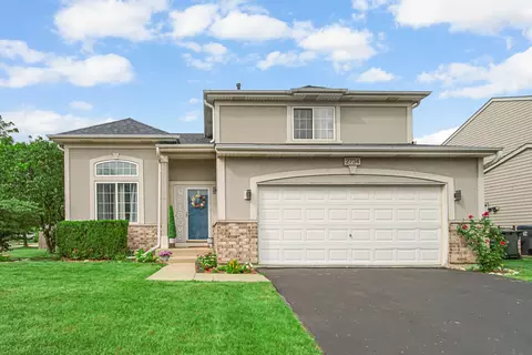 2734 W Hidden Glen Dr, Waukegan, IL 60085