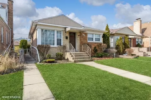 6142 N Keystone Ave, Chicago, IL 60646