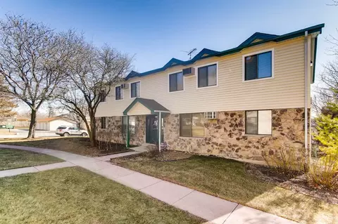 8336 Oak Leaf Dr #1703, Woodridge, IL 60517