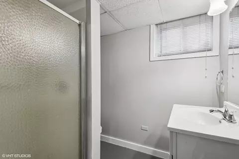 Bath - 712 Mccarthy Rd, Lemont, IL 60439 photo 5 of 5