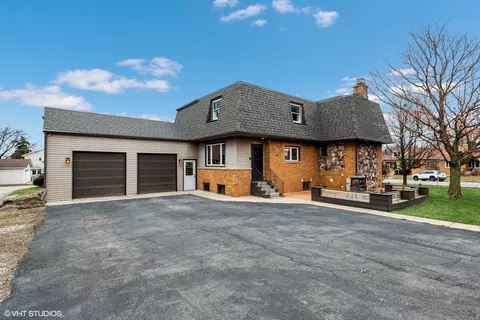 Exterior - 712 Mccarthy Rd, Lemont, IL 60439 photo 3 of 6