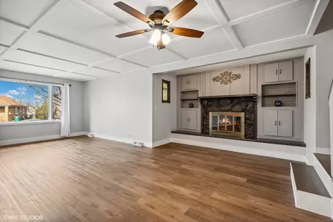 Living - 712 Mccarthy Rd, Lemont, IL 60439 photo 1 of 1
