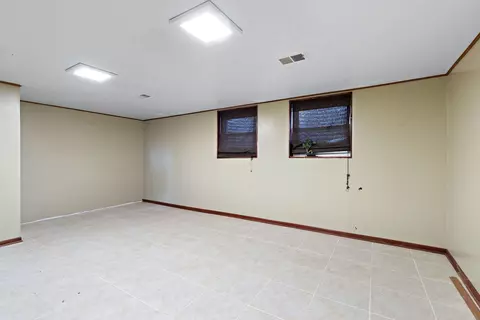 627 Maple Ct, Mount Prospect, IL 60056 photo 18