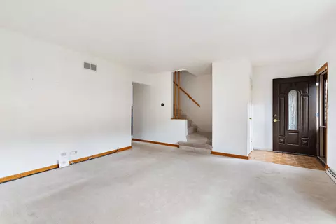 627 Maple Ct, Mount Prospect, IL 60056 photo 8