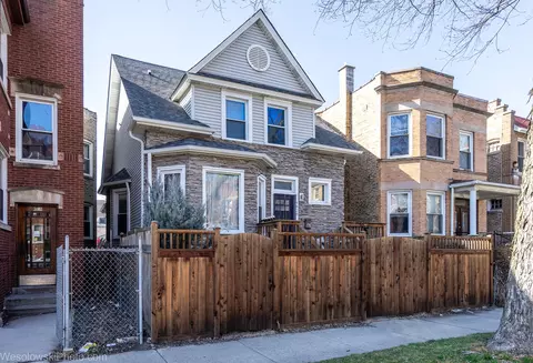 4820 N Troy St, Chicago, IL 60625