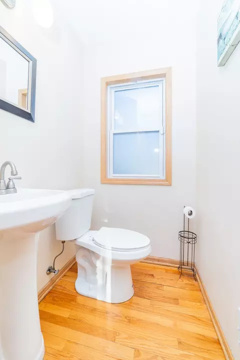 Bath - 11001 S Peoria St, Chicago, IL 60643 photo 3 of 5