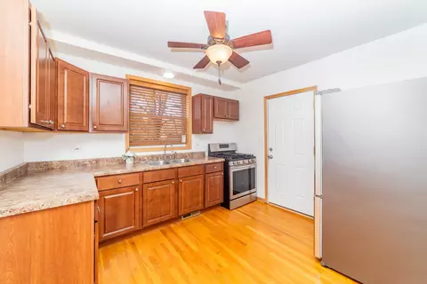 Kitchen - 11001 S Peoria St, Chicago, IL 60643 photo 1 of 1
