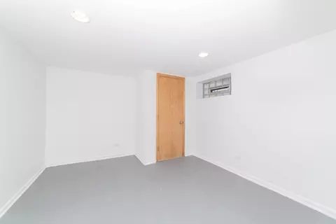 Bedroom - 11001 S Peoria St, Chicago, IL 60643 photo 2 of 2