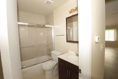 1045 Spring Mill Dr, Hoffman Estates, IL 60169 photo 6