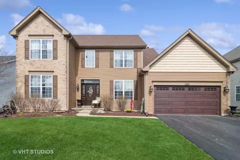 280 Berkshire Ln, Sugar Grove, IL 60554