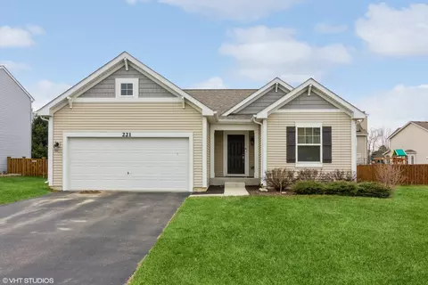 221 Kristen St, Plano, IL 60545