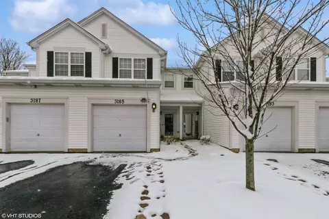 3185 Falling Waters Ln, Lindenhurst, IL 60046