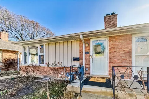 1123 Elmwood Ave, Evanston, IL 60202