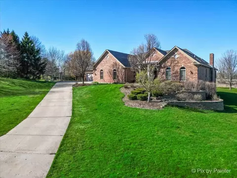 Exterior - 40 W536 Greenview Ln, Elgin, IL 60124 photo 2 of 14
