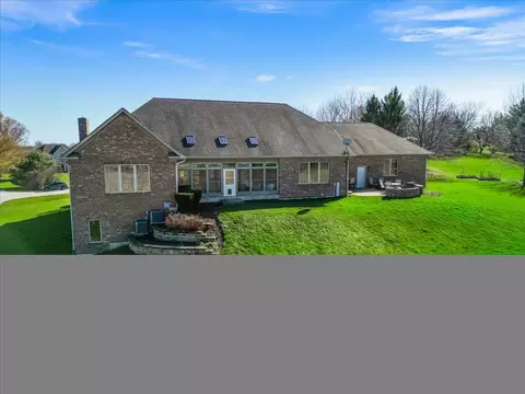 Exterior - 40 W536 Greenview Ln, Elgin, IL 60124 photo 12 of 14