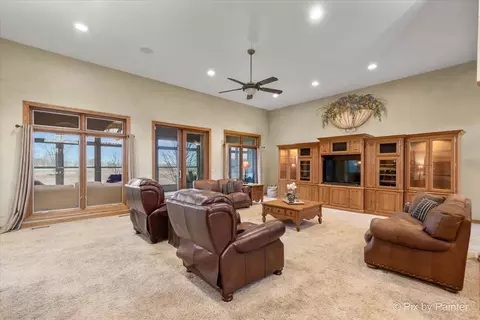 Living - 40 W536 Greenview Ln, Elgin, IL 60124 photo 3 of 7