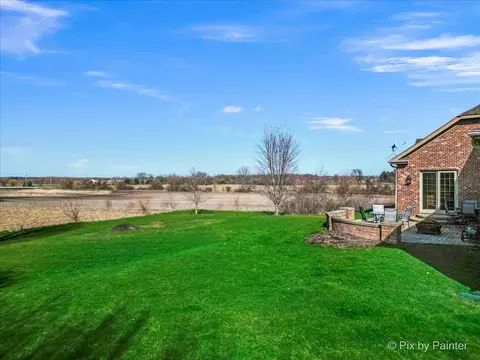 Exterior - 40 W536 Greenview Ln, Elgin, IL 60124 photo 7 of 14