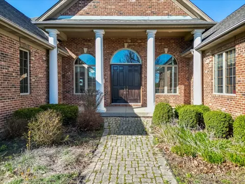 Exterior - 40 W536 Greenview Ln, Elgin, IL 60124 photo 5 of 14