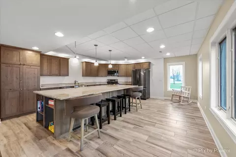 Kitchen - 40 W536 Greenview Ln, Elgin, IL 60124 photo 6 of 8