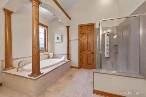 Bath - 40 W536 Greenview Ln, Elgin, IL 60124 photo 2 of 8