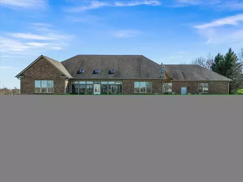 Exterior - 40 W536 Greenview Ln, Elgin, IL 60124 photo 9 of 14