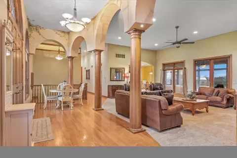 Living - 40 W536 Greenview Ln, Elgin, IL 60124 photo 1 of 7