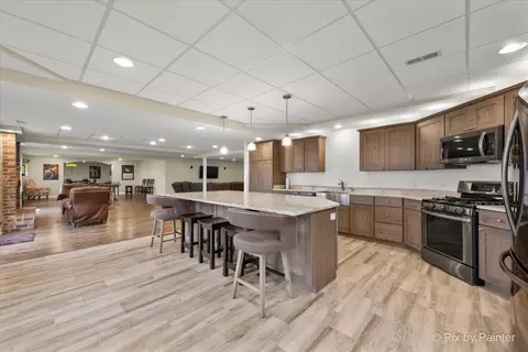 Kitchen - 40 W536 Greenview Ln, Elgin, IL 60124 photo 7 of 8