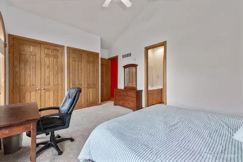 Bedroom - 40 W536 Greenview Ln, Elgin, IL 60124 photo 6 of 9
